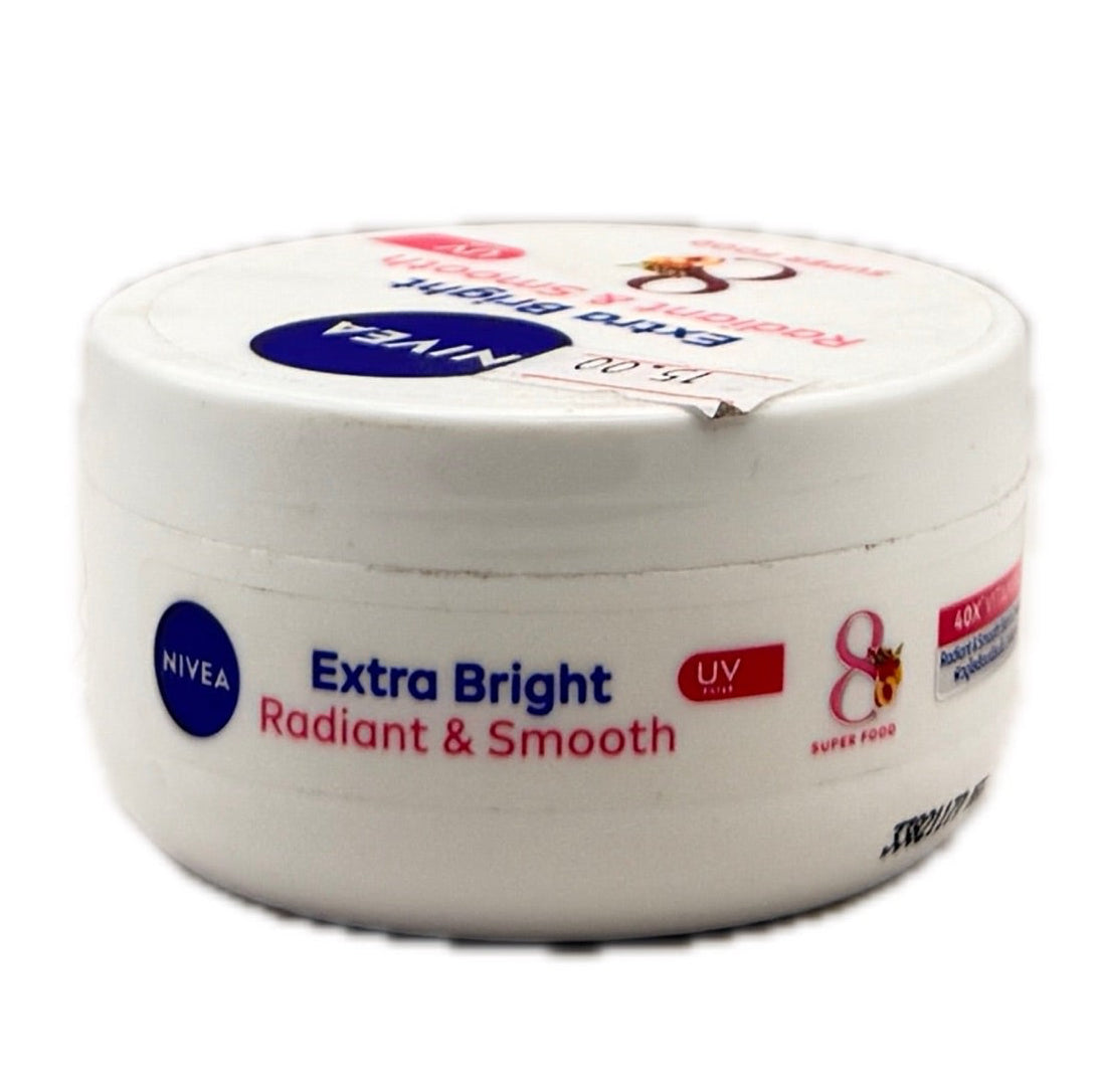 Nivea Extra Bright Radiant and Smooth UV Body Cream 100ml white jar top view